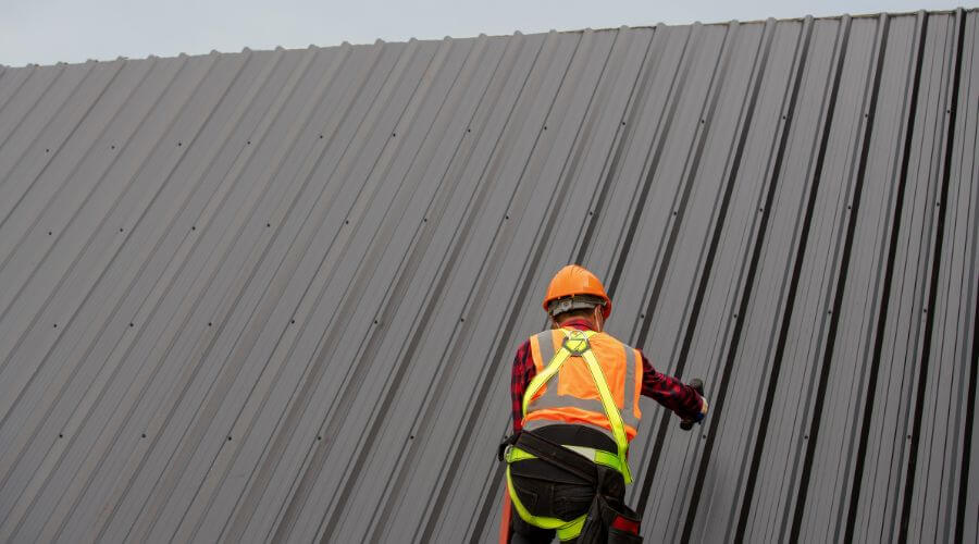 Professional gutter cleaning in Tarlton, OH